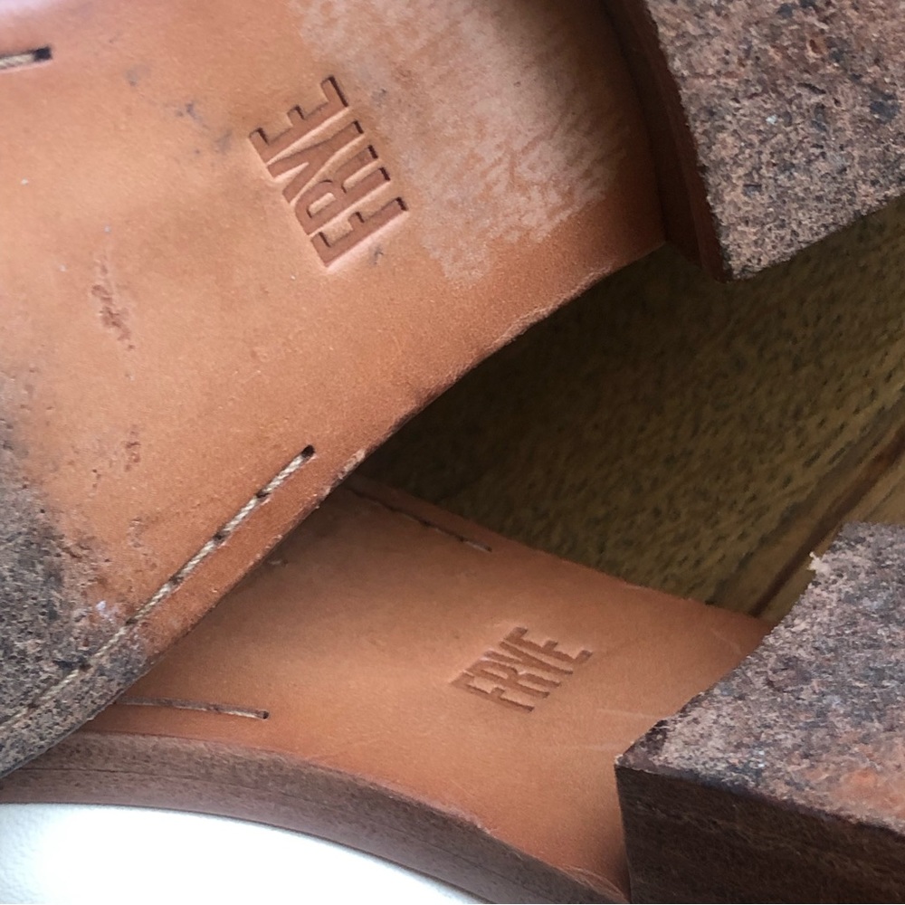 FRYE - Picture 9 of 16